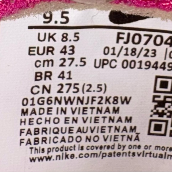 Pink Nike Dunk - Picture 5 of 9